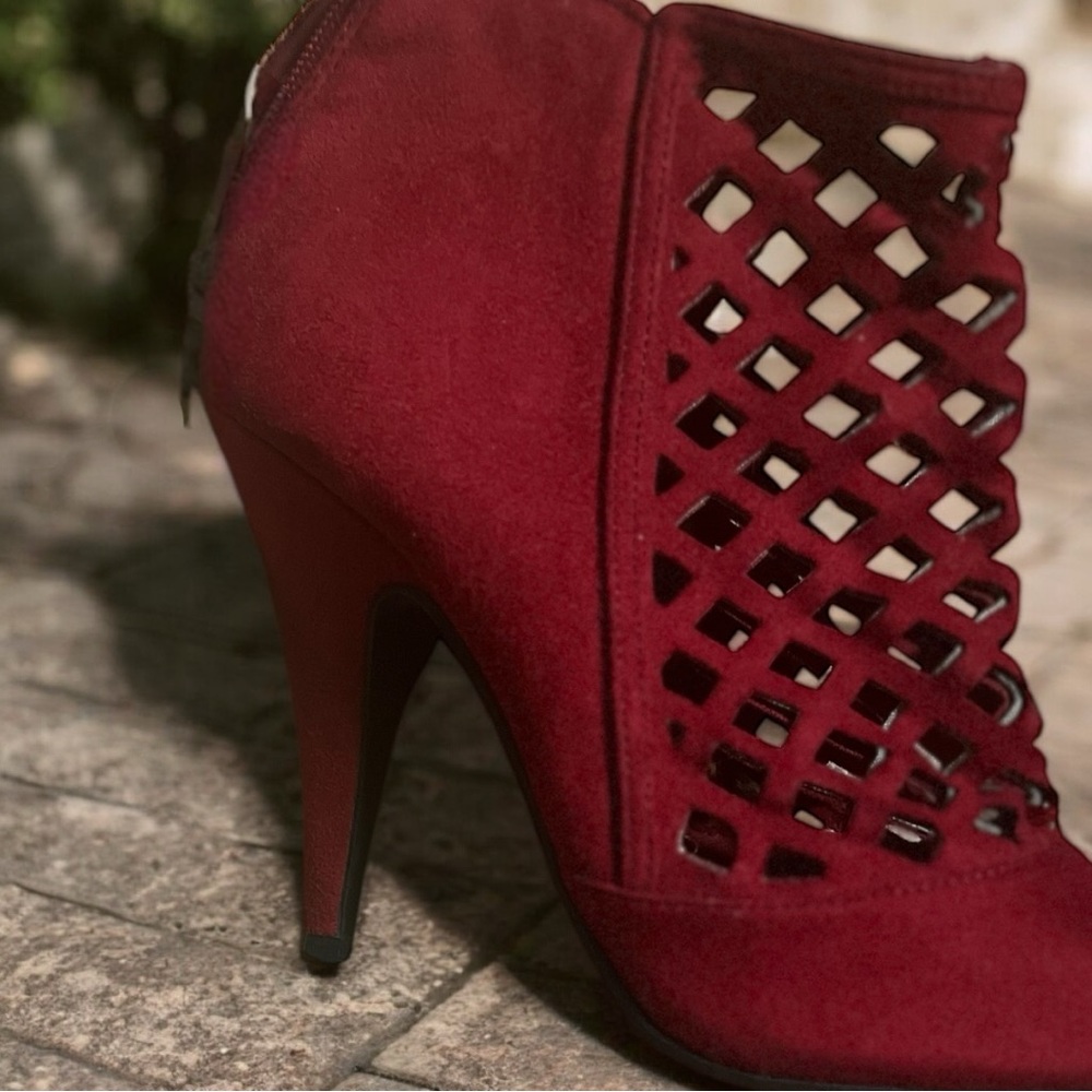 Red Christian Siriano heels Size 10